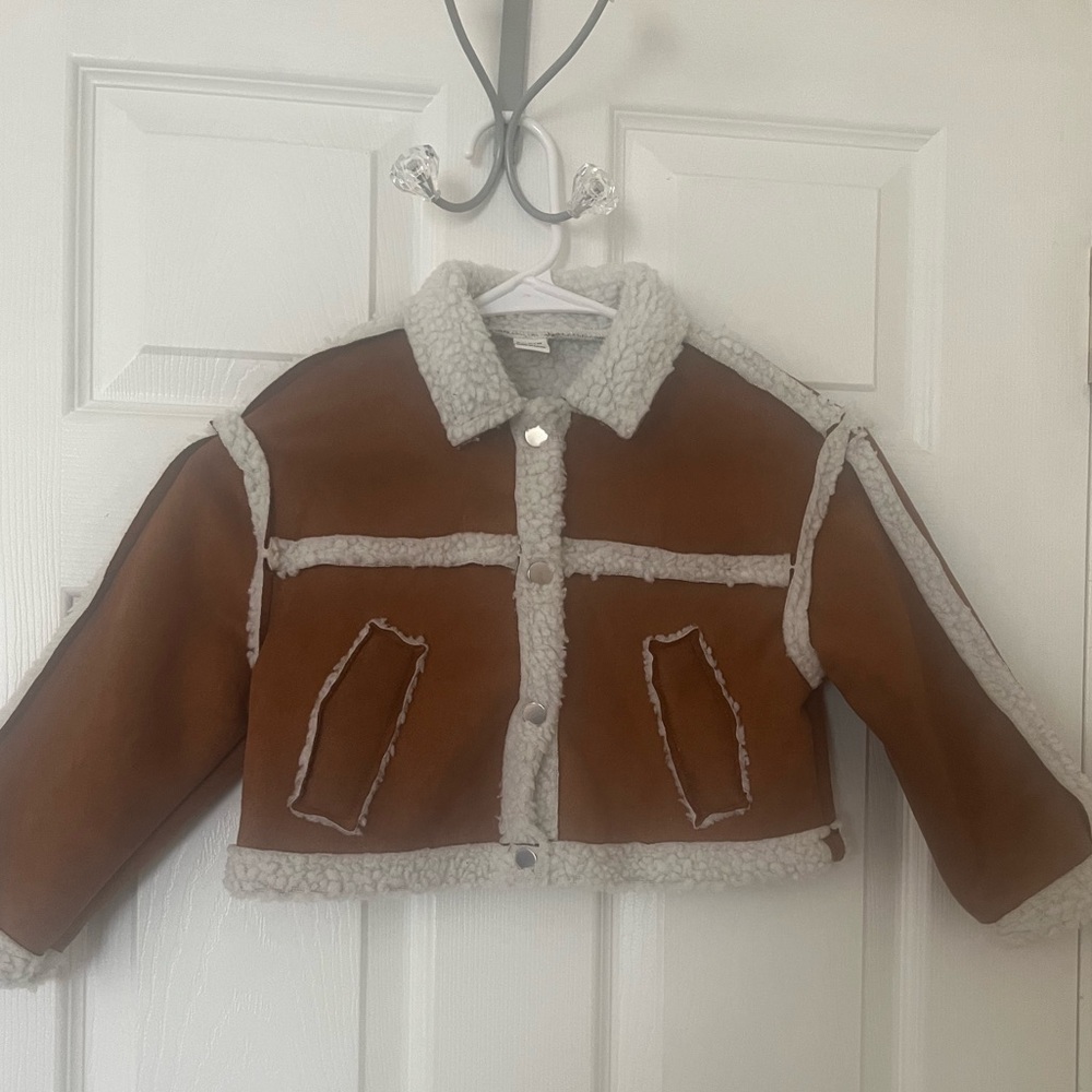 Kids girls size 5 faux sued/shearling  brown‎ cropped jacket, snap closure